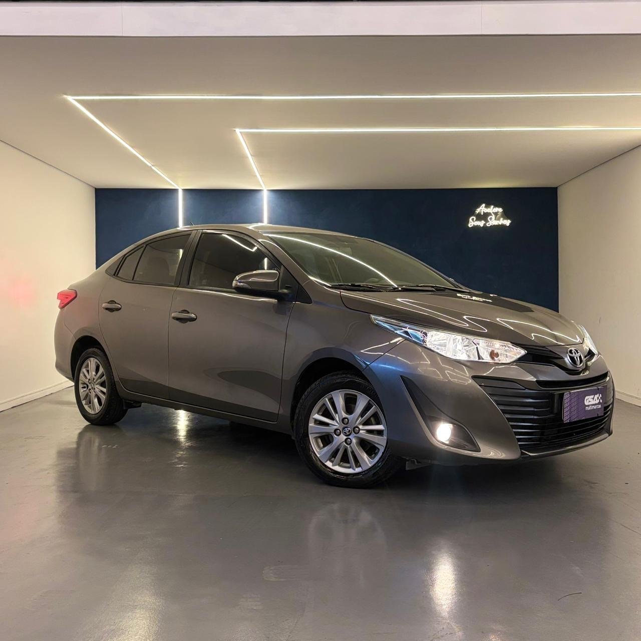 Toyota Yaris XL Sedan 1.5 Flex 16V 4p Aut. na cor Cinza em Sorocaba / SP - 943933