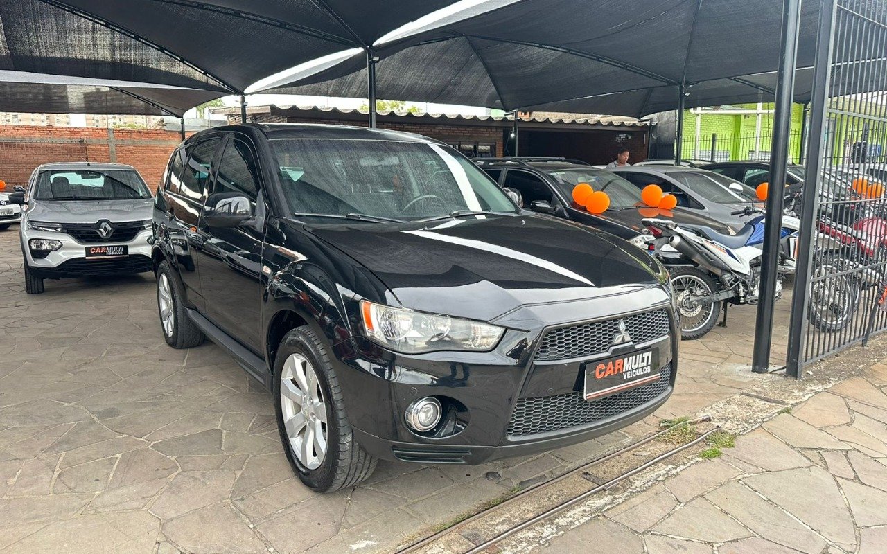Mitsubishi OUTLANDER 2.4 16V 170cv Aut. na cor Preto no Porto Alegre / RS - 944036