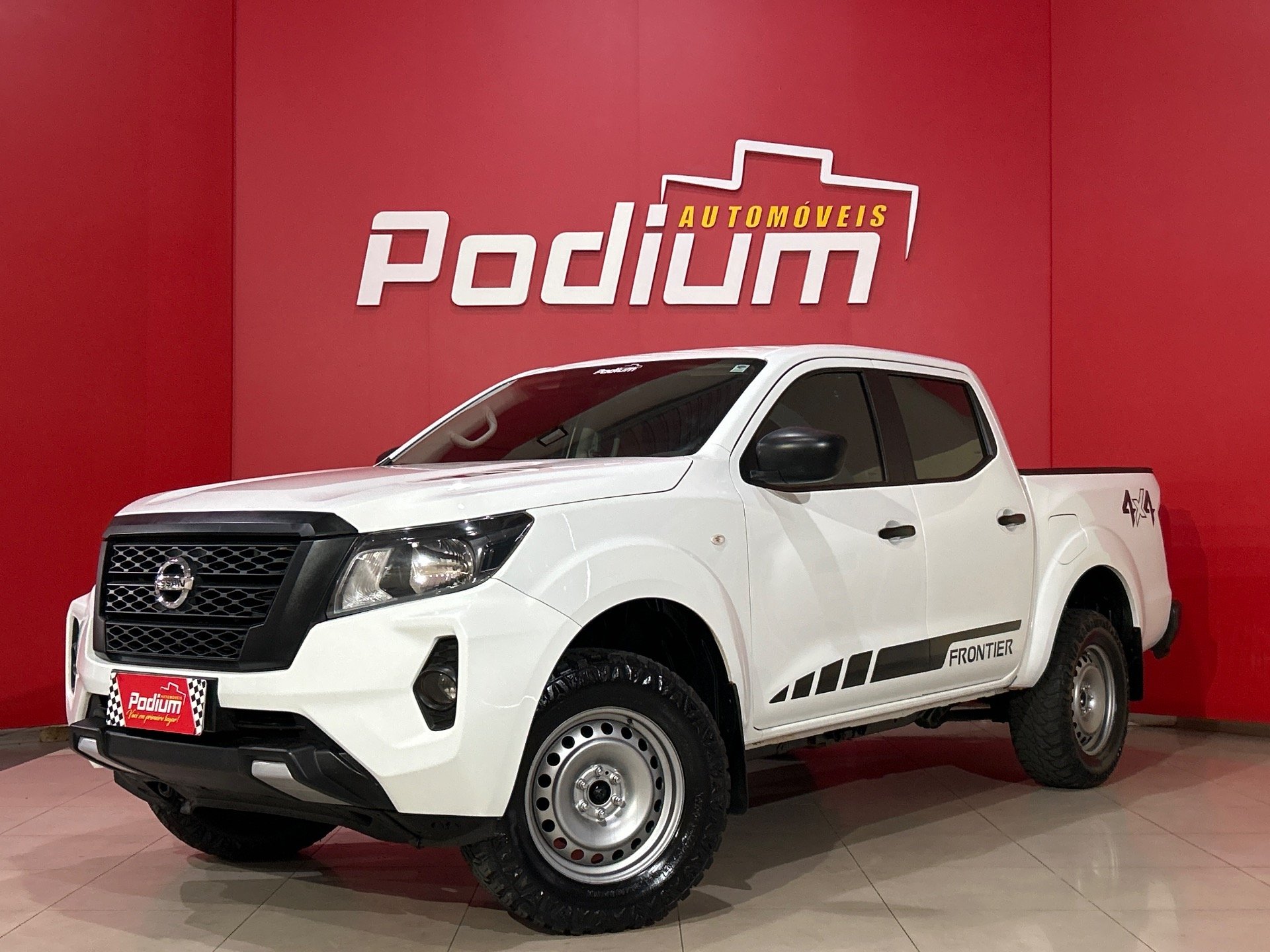 Nissan Frontier S CD 4x4 2.3 TB Diesel Mec. na cor Branco em Ponta Grossa / PR - 944508