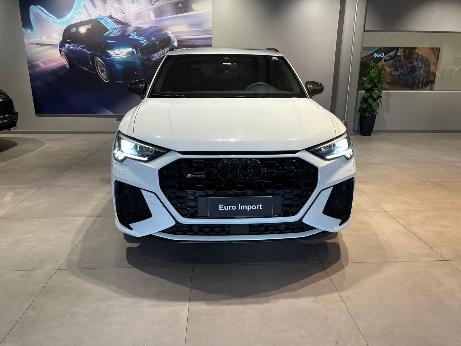 Audi Q3 SPB Perf. Black 2.0 TFSI Tipt. Quat. na cor Branco em Curitiba / PR - 945052