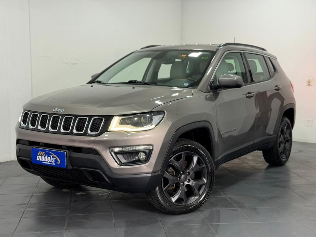 Jeep Compass LONGITUDE 2.0 4x4 Dies. 16V Aut. na cor Cinza em Curitiba / PR - 945085