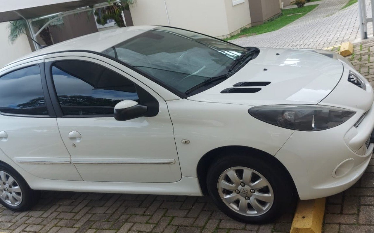 Peugeot 207 Sed. Passion XR Sport 1.4 Flex 8V 4p na cor Preto em Almirante Tamandaré / PR - 945619