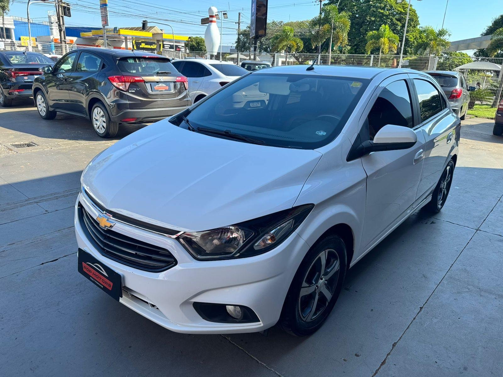 Chevrolet Onix HATCH LTZ 1.4 8V FlexPower 5p Aut. na cor Branco em Maringá / PR - 946691