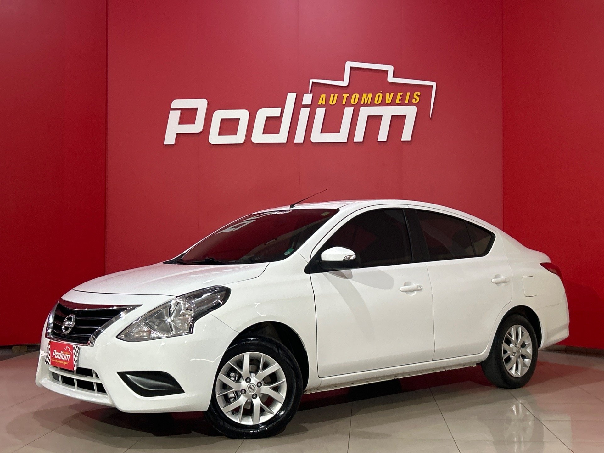 Nissan VERSA SV 1.6 16V FlexStart 4p Mec. na cor Branco em Ponta Grossa / PR - 946694