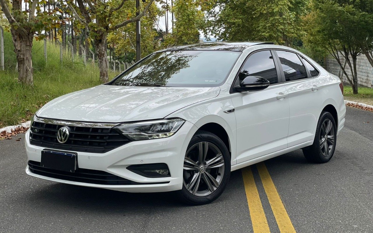 Volkswagen Jetta R-Line 250 TSI 1.4 Flex 16V Aut. na cor Branco em Pinhais / PR - 946790