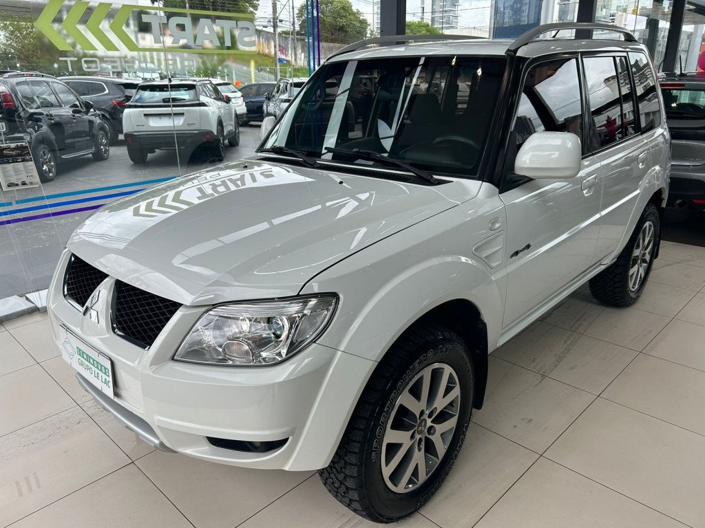 Mitsubishi Pajero TR4 2.0/ 2.0 Flex 16V 4x4 Aut. na cor Branco em Curitiba / PR - 946799