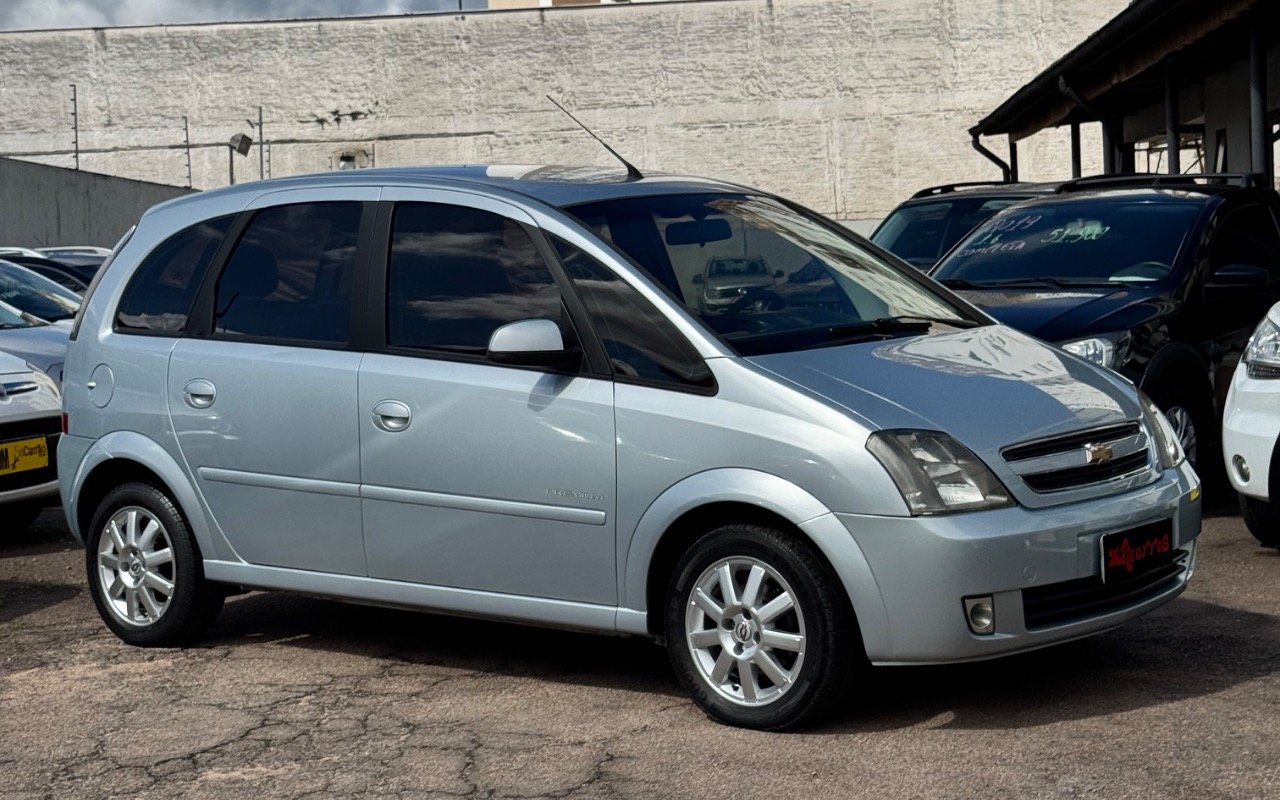 Chevrolet Meriva Prem.EASYTRONIC 1.8 FlexPower 5p na cor Prata no Porto Alegre / RS - 946846