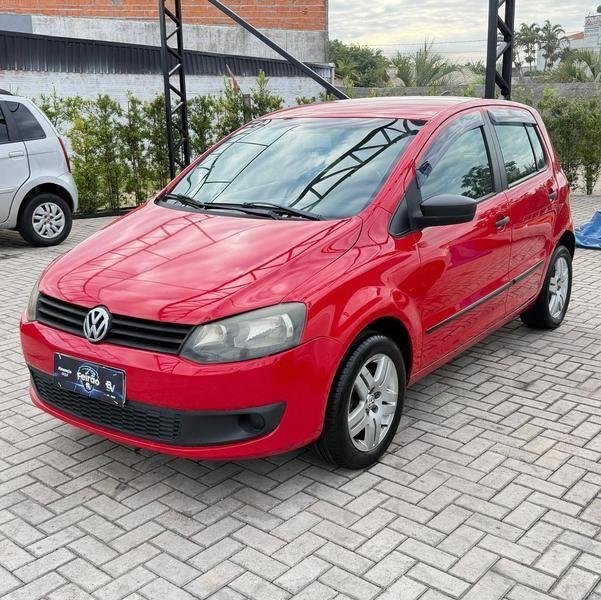 Volkswagen Fox 1.0 Mi Total Flex 8V 3p na cor Vermelho em Tijucas / SC - 947061
