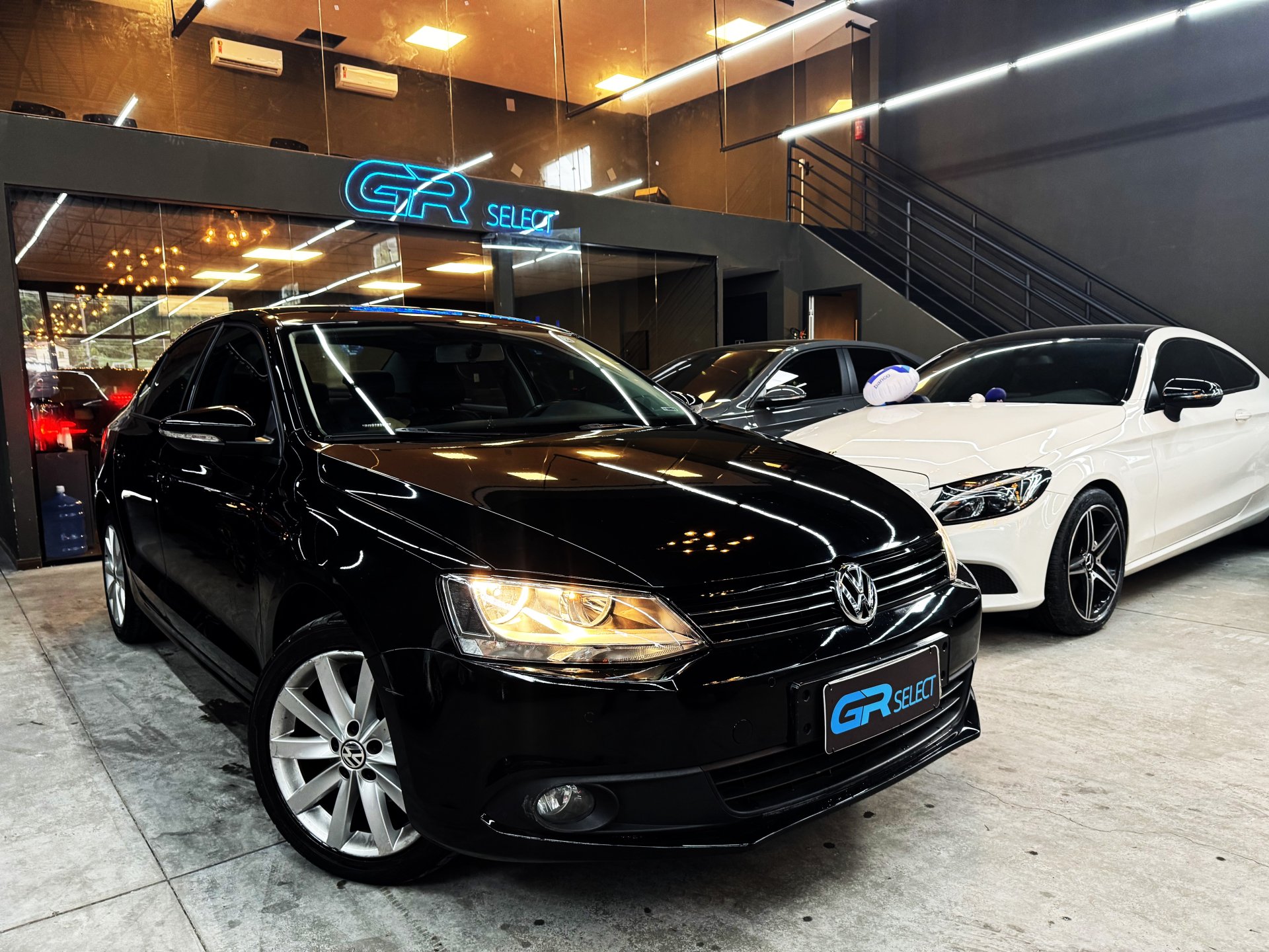 Volkswagen Jetta Comfortline 2.0 T.Flex 8V 4p Tipt. na cor Preto em Florianópolis / SC - 947529