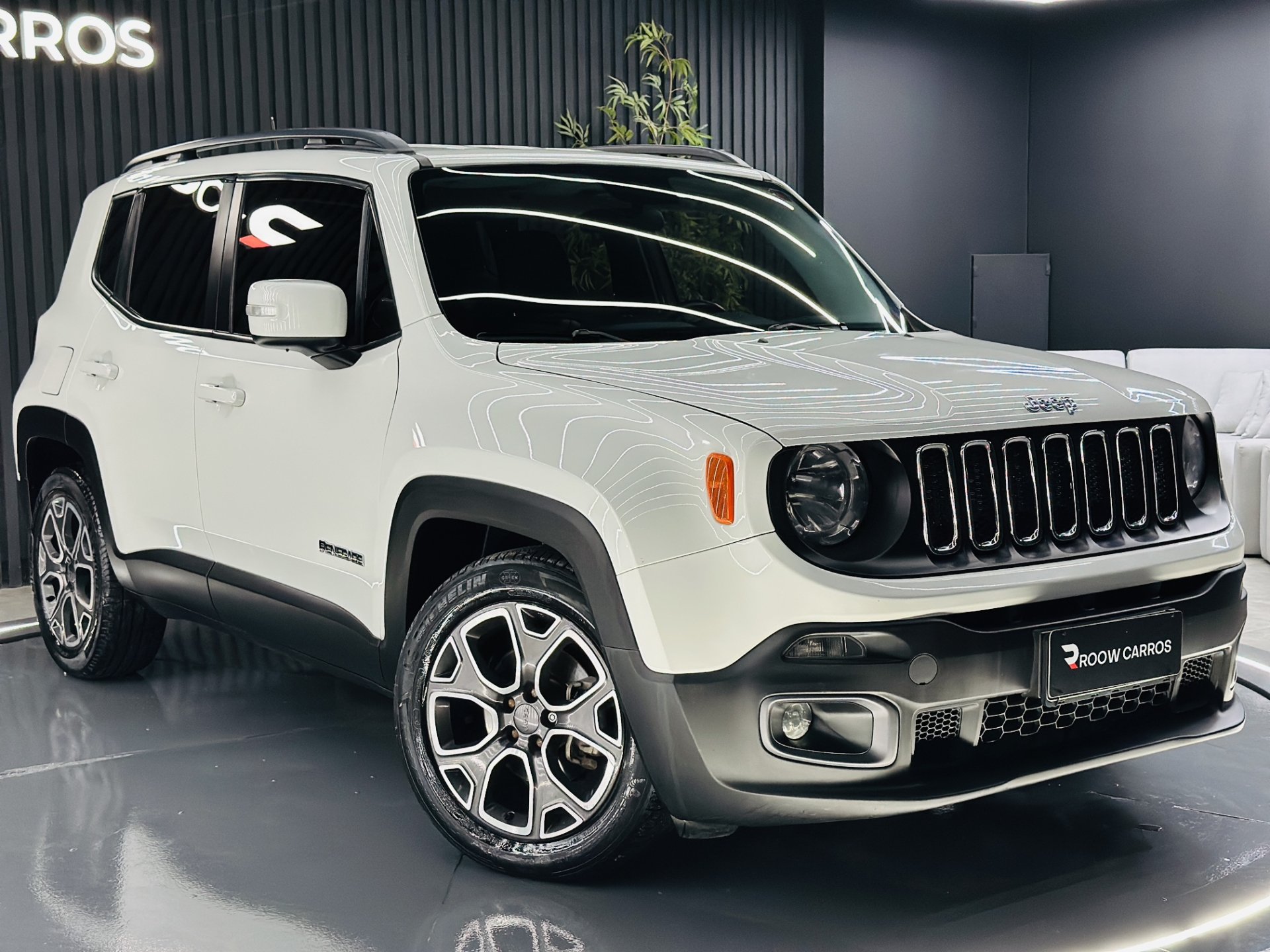 Jeep Renegade Longitude 1.8 4x2 Flex 16V Aut. na cor Branco em Palhoça / SC - 947645
