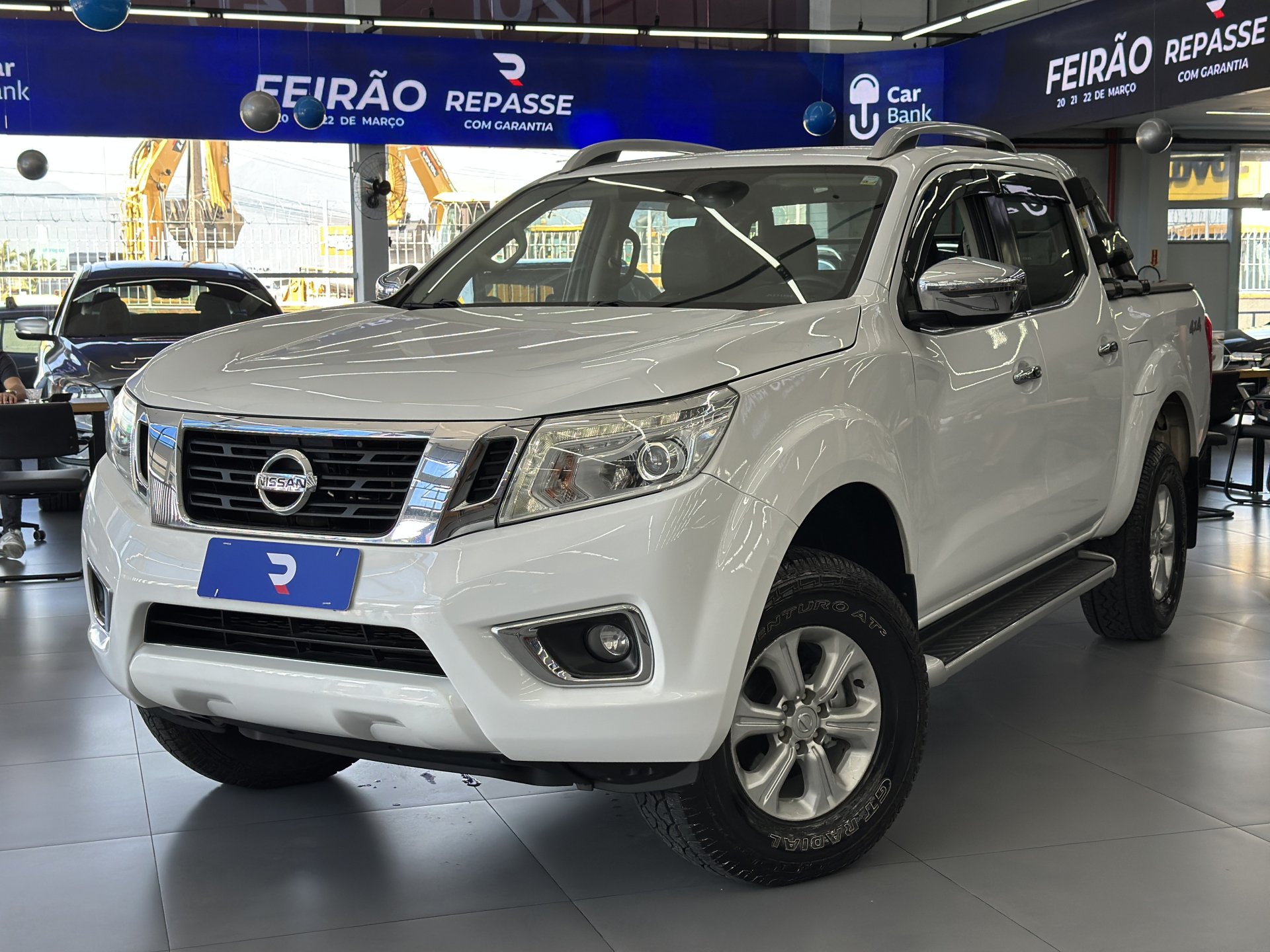 Nissan Frontier LE CD 4x4 2.3 Bi-TB Diesel Aut. na cor Branco em Palhoça / SC - 947669