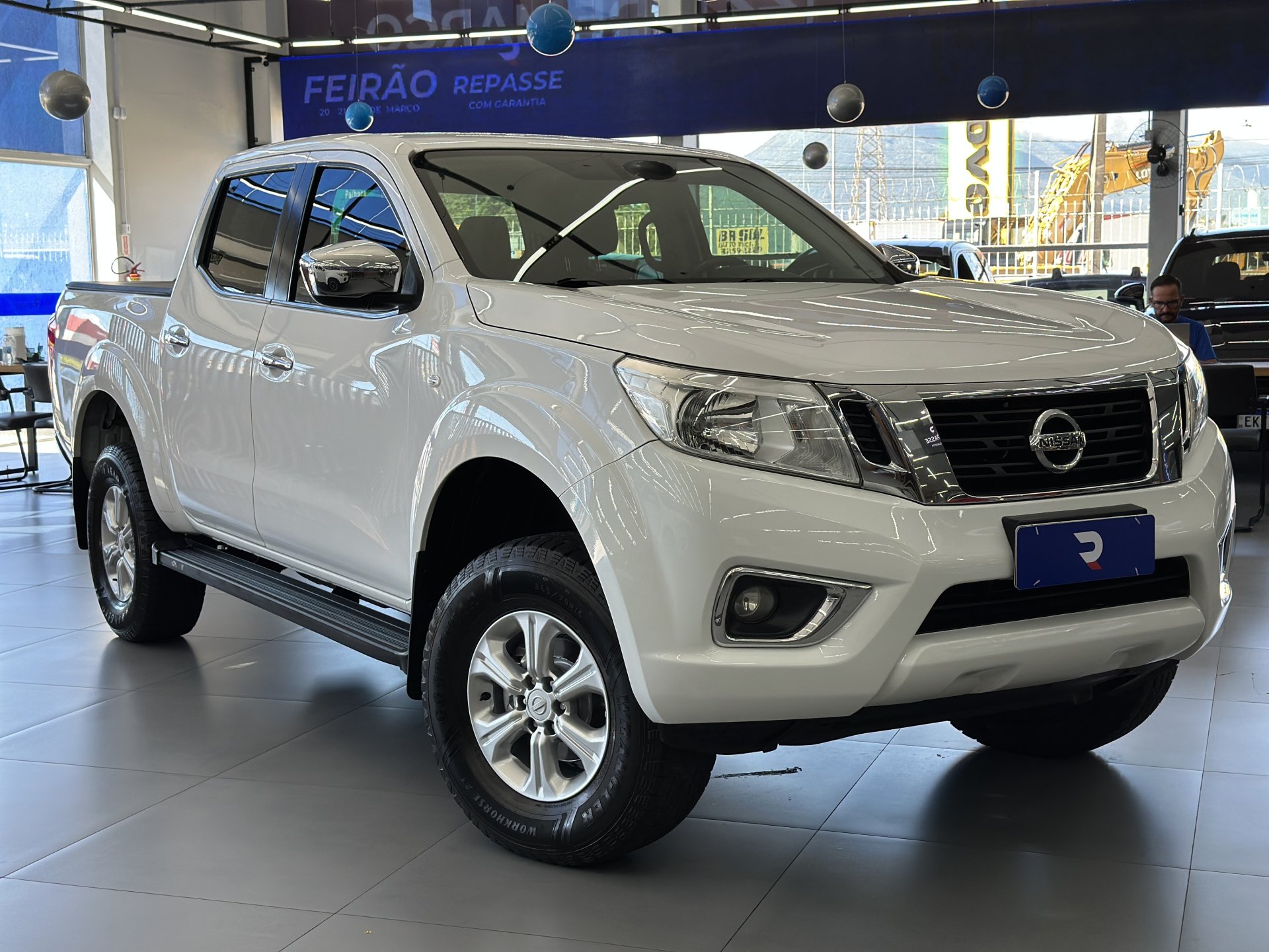 Nissan Frontier XE CS 4x2 2.8 TB Interc. Dies. na cor Branco em Palhoça / SC - 947680