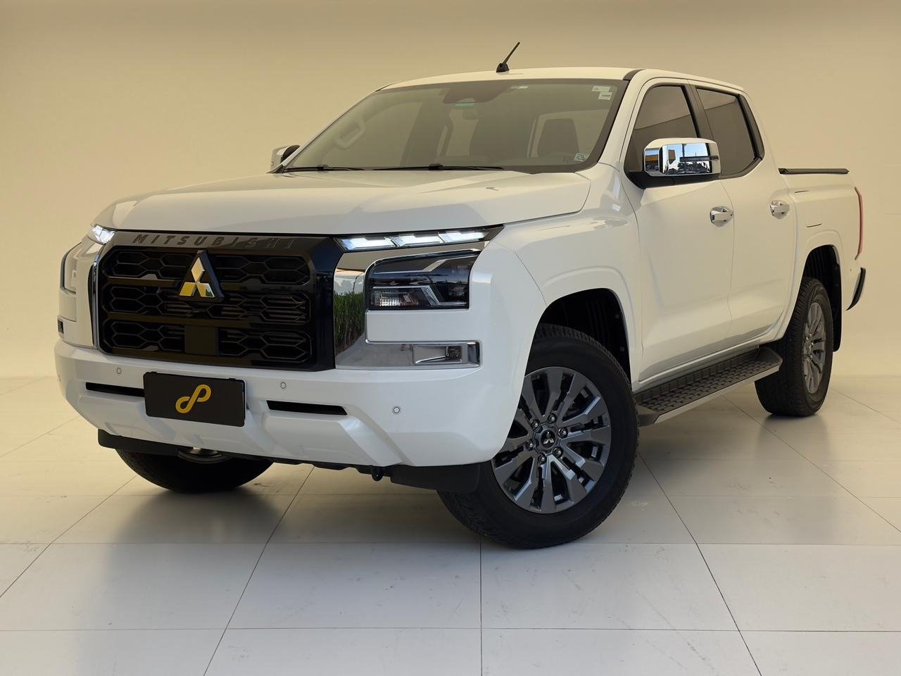 Mitsubishi Triton HPE-S 2.4 CD 4x4 TB Diesel Aut. na cor Branco em Curitiba / PR - 948066