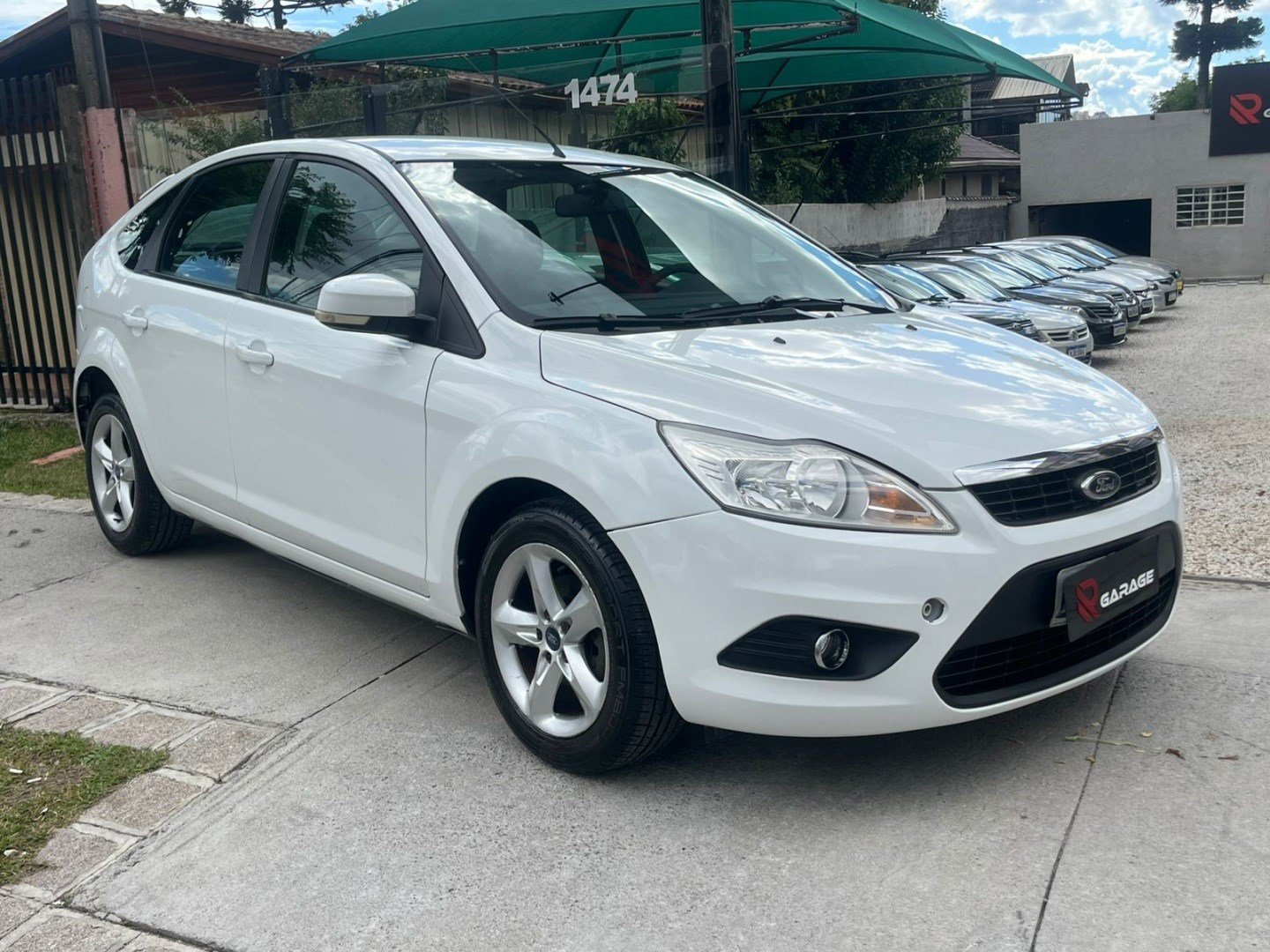 Ford Focus Sedan 1.6/1.6 Flex 8V/16V 4p Mec. na cor Branco em Curitiba / PR - 948067