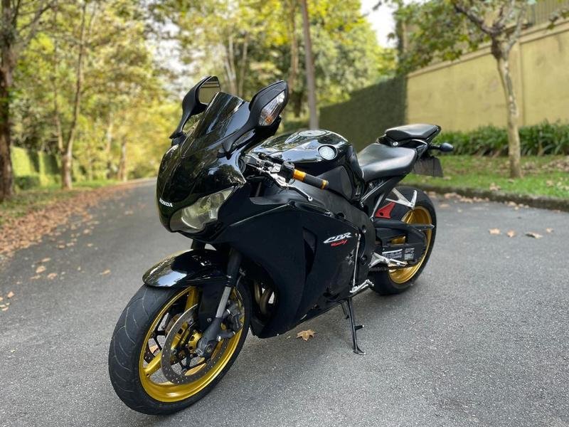 Honda CBR 1000 F  na cor Preto em Curitiba / PR - 948229