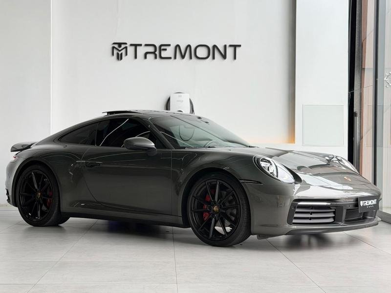 Porsche 911 Carrera Coupe 3.0 (991/992) na cor Verde em Curitiba / PR - 948294