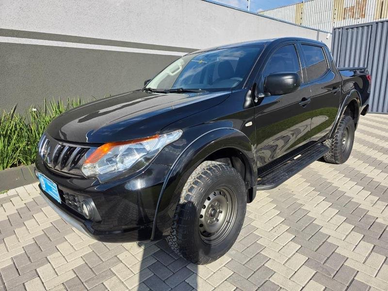Mitsubishi L200 2.5 4x4 CD Turbo Diesel na cor Preto em Curitiba / PR - 948328