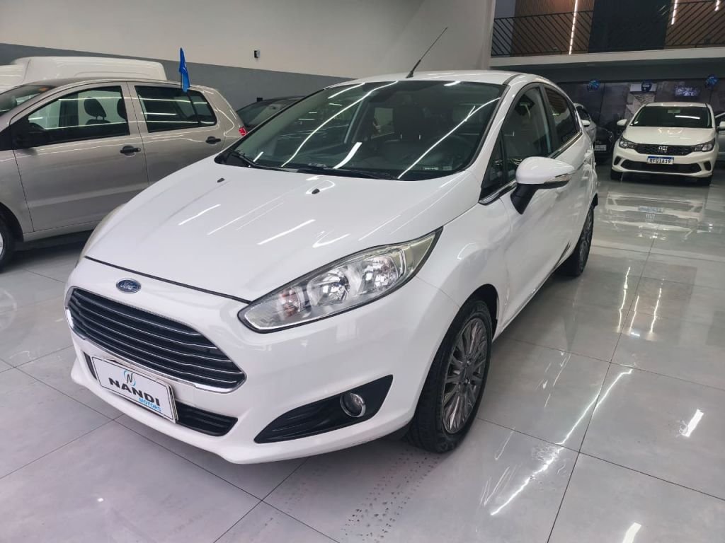 Ford Fiesta 1.6 8V Flex/Class 1.6 8V Flex 5p na cor Branco em Campinas / SP - 949524