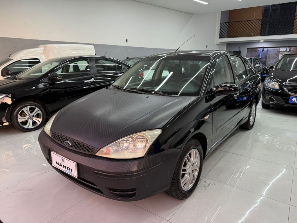 Ford Focus Sedan 1.6/1.6 Flex 8V/16V 4p Mec. na cor Preto em Campinas / SP - 949608