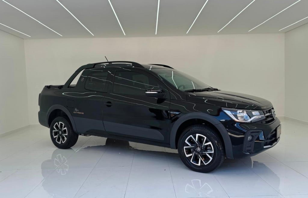 Volkswagen Saveiro Extreme 1.6 Flex 16V CD na cor Preto em Curitiba / PR - 950365