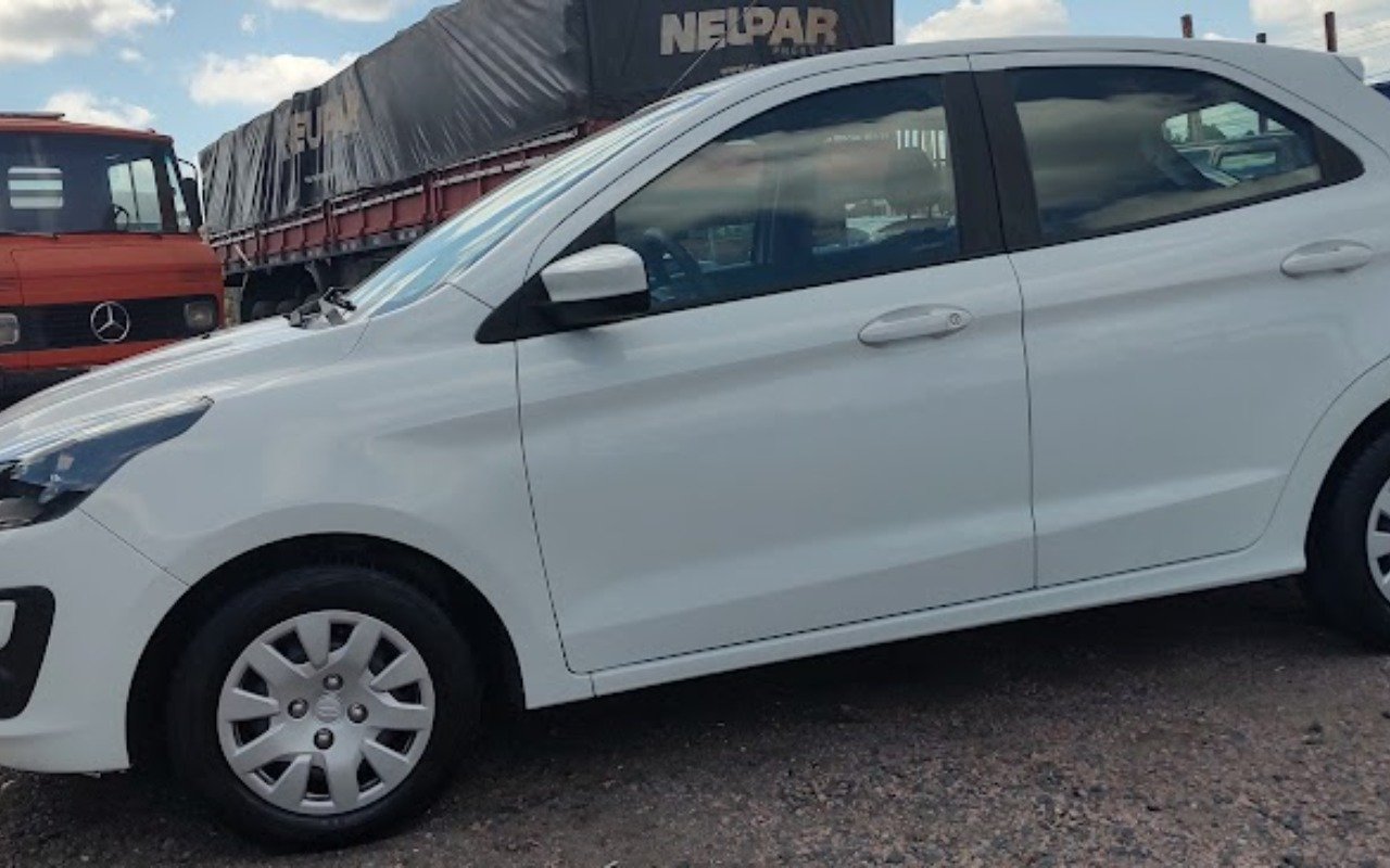 Ford Ka 1.0 SE/SE Plus TiVCT Flex 5p na cor Branco em Campo Largo / PR - 950422