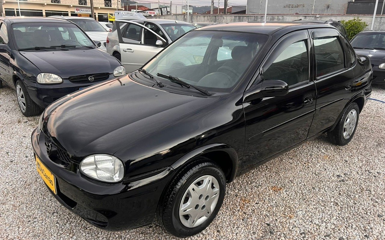 Chevrolet Corsa Hatchback 1.0 MPFI 8V 71cv 5p na cor Preto em Joinville / SC - 950470