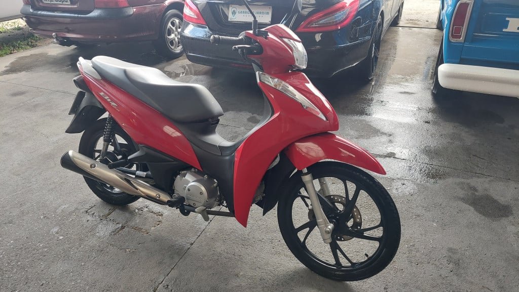 Honda BIZ 125+  na cor Vermelho em Curitiba / PR - 950688
