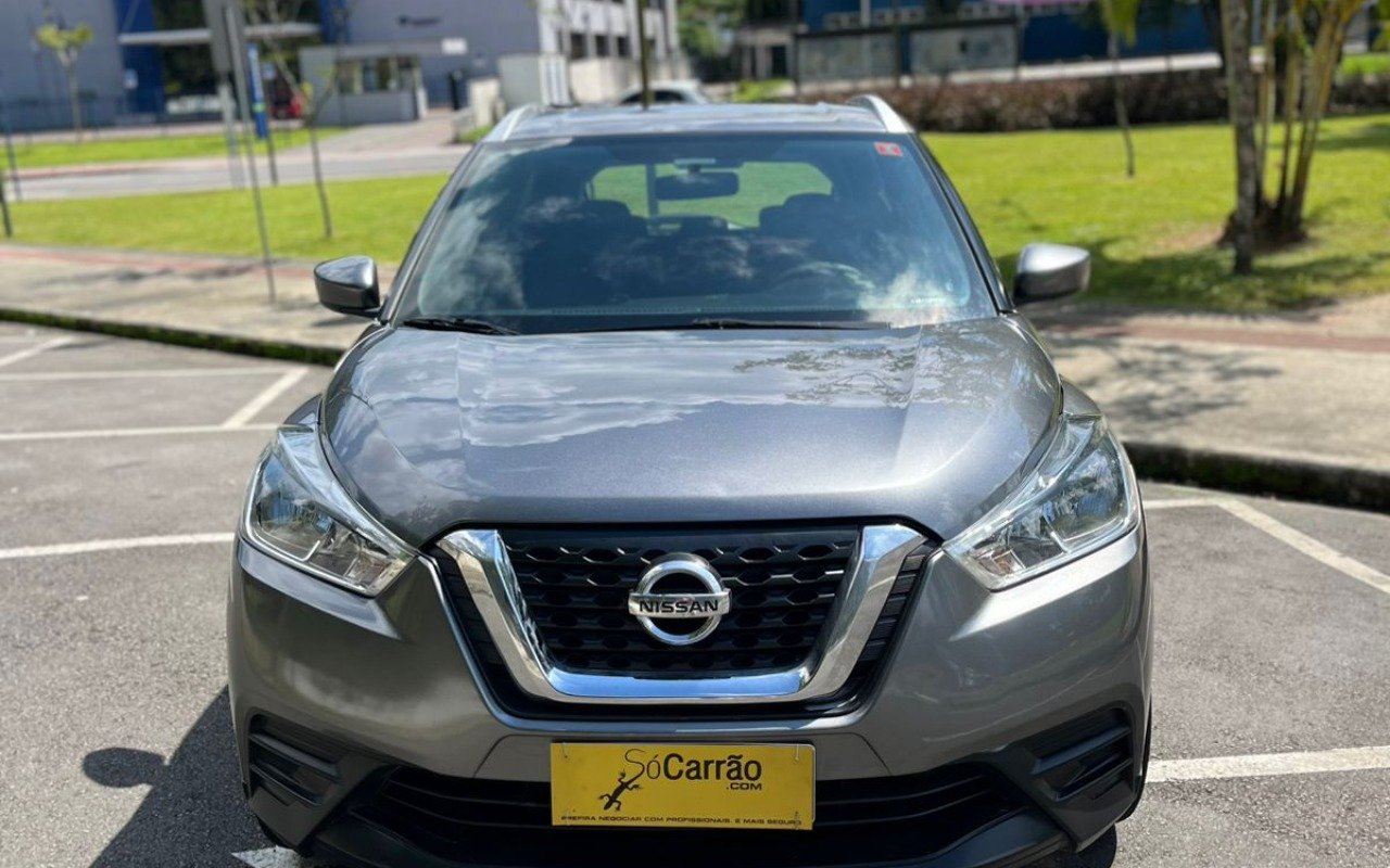 Nissan KICKS S 1.6 16V Flex 5p Aut. na cor Prata em Joinville / SC - 950699