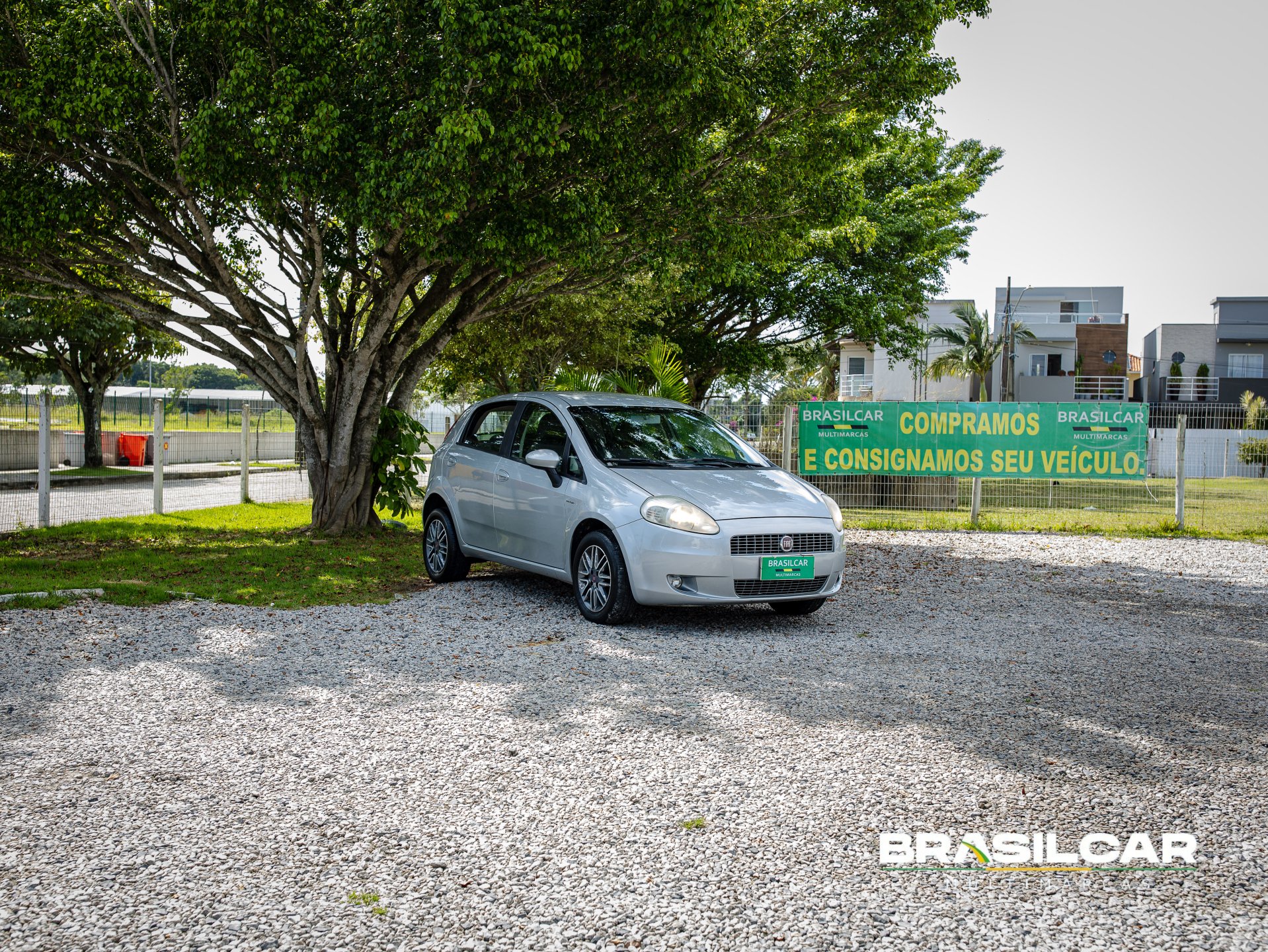Fiat Punto ESSENCE Dualogic 1.8 Flex 16V 5p na cor Prata em Florianópolis / SC - 950927
