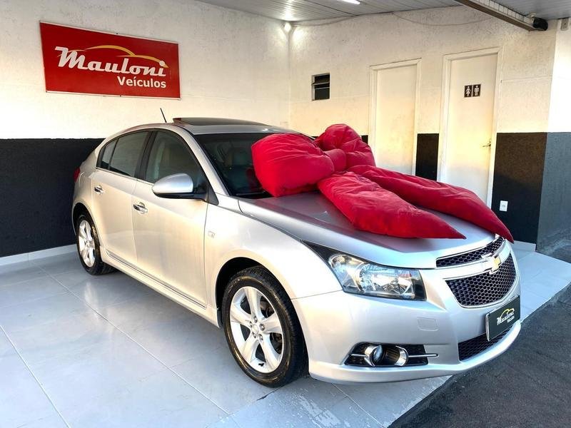 Chevrolet Cruze HB Sport LTZ 1.8 16V FlexP. 5p Aut na cor Prata em São José dos Pinhais / PR - 951598