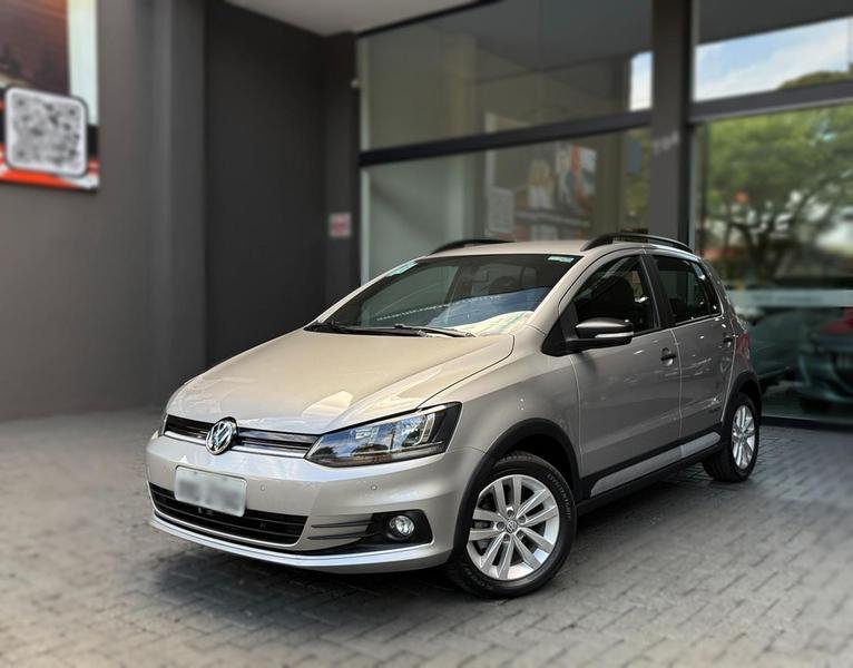 Volkswagen Fox TRACK 1.0 Flex 12V 5p na cor Prata em Maringá / PR - 951952
