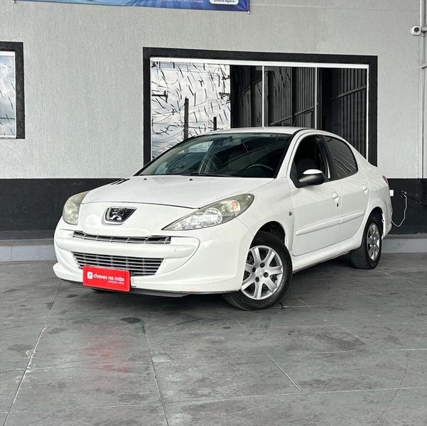 Peugeot 207 XR 1.4 Flex 8V 3p na cor Branco em São José dos Pinhais / PR - 951993