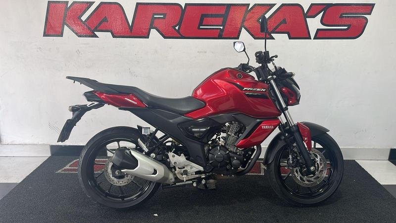 YAMAHA FZ15 150 FAZER FLEX  na cor Vermelho em Curitiba / PR - 952521