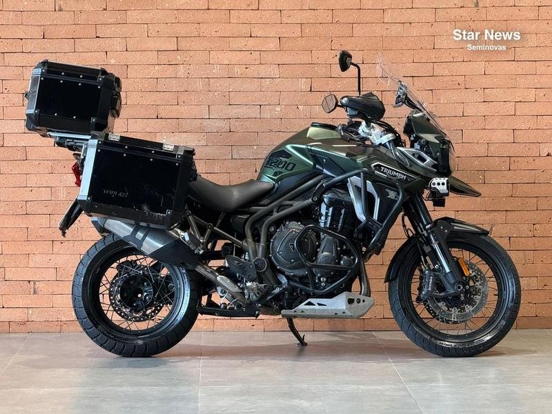TRIUMPH TIGER 1200 EXPLORER XCA  na cor Verde em Curitiba / PR - 952554