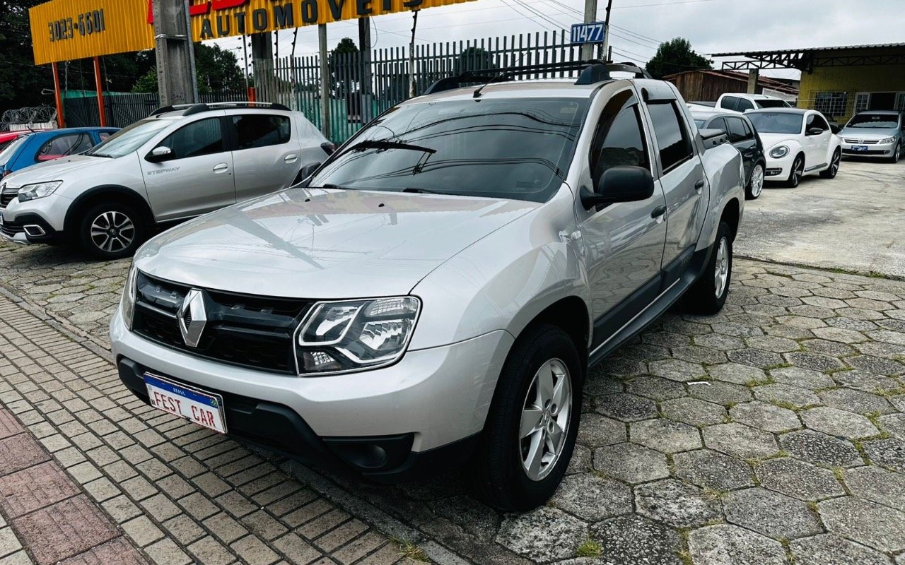 Renault Duster Oroch Express 1.6 Flex 16V Mec. na cor Prata em Pinhais / PR - 952852
