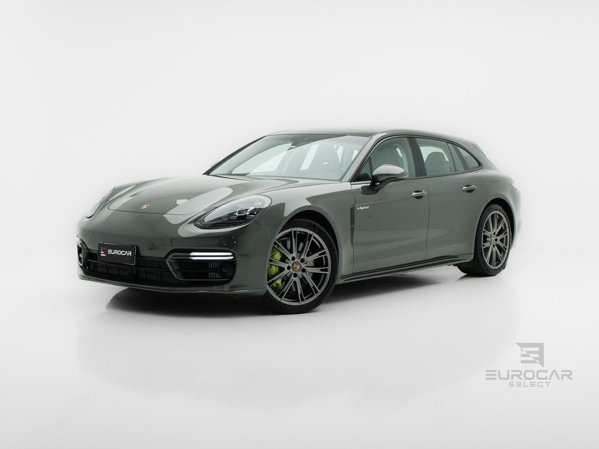 Porsche Panamera 4 Sport Tur. 2.9 462cv (Híb.) na cor Verde em Curitiba / PR - 952881