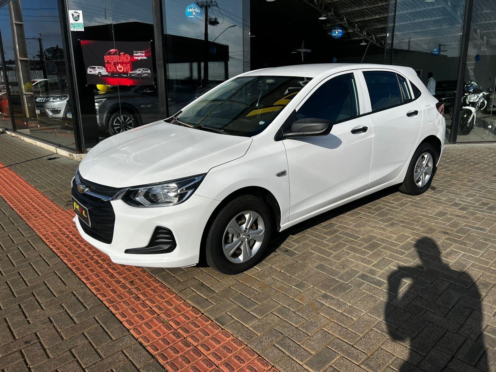 Chevrolet Onix HATCH 1.0 12V TB 5p Mec. na cor Branco em Xanxerê / SC - 952914