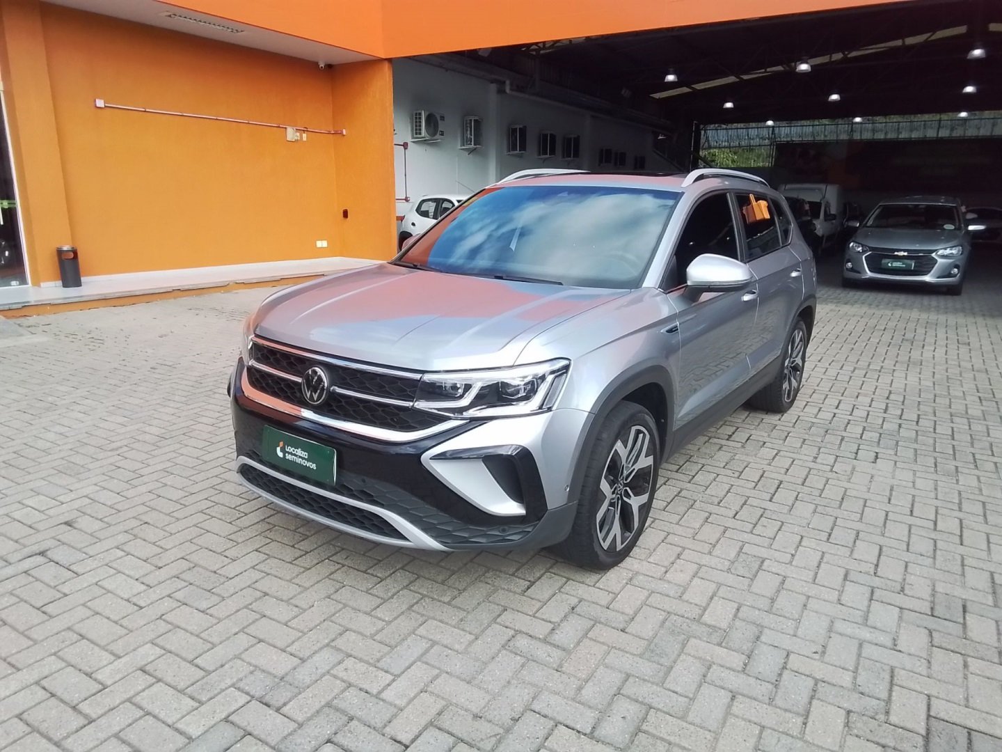Volkswagen Taos Highline 1.4 250 TSI Flex Aut. na cor Prata em Joinville / SC - 953592