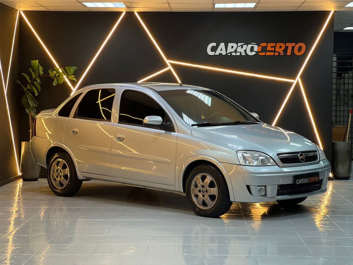 Chevrolet Corsa Sed. Premium 1.4 8V ECONOFLEX 4p na cor Prata no Novo Hamburgo / RS - 953773