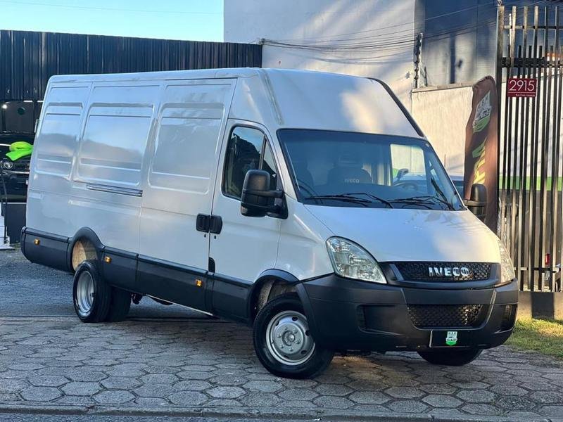 IVECO DAILY CHASSI 40S14 2p (diesel) (E5) na cor Branco em Curitiba / PR - 953907