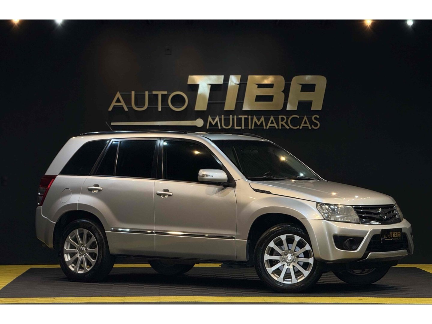 Suzuki Grand Vitara 2.0 16V 4x2/4x4 5p Aut. na cor Prata em Joinville / SC - 954652