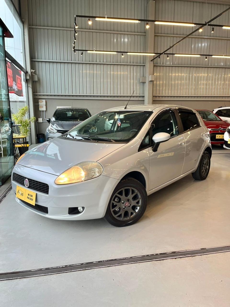 Fiat Punto 1.4 Fire Flex 8V 5p na cor Prata em São Mateus do Sul / PR - 954901