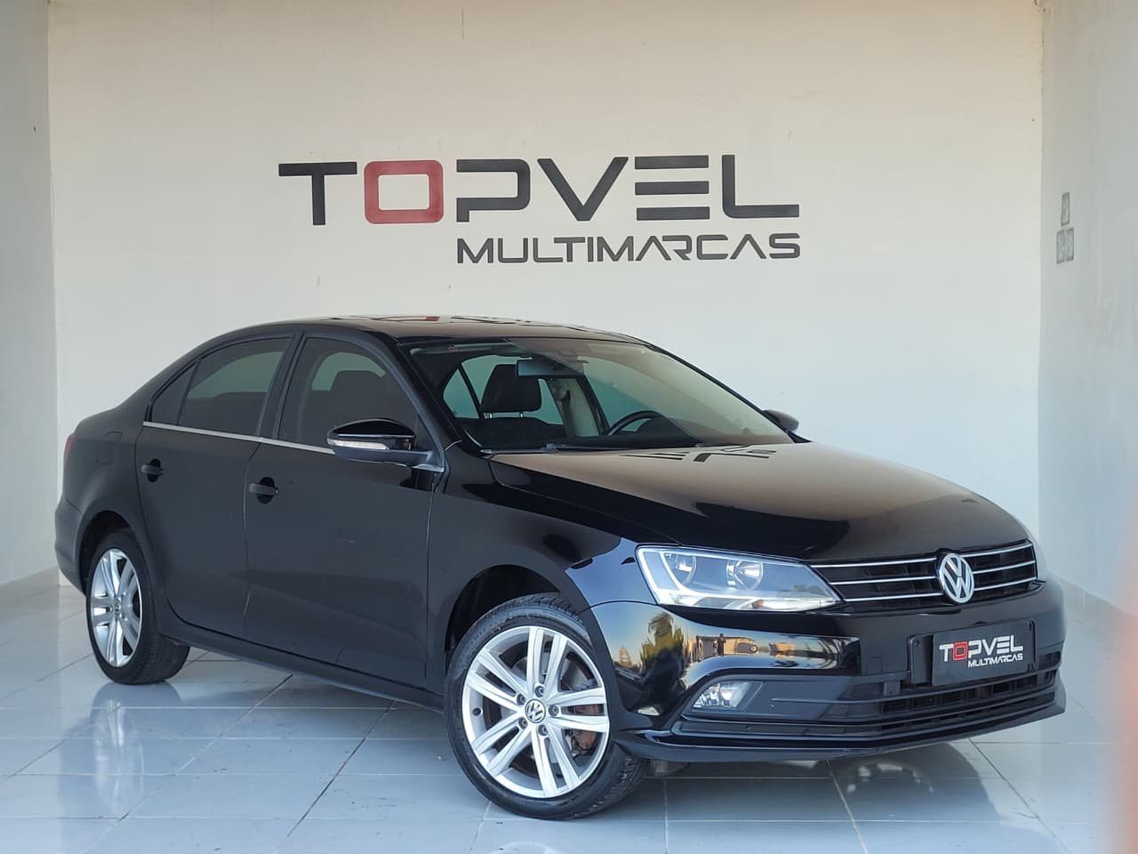 Volkswagen Jetta Highline 2.0 TSI 16V 4p Tiptronic na cor Preto em São José / SC - 955170