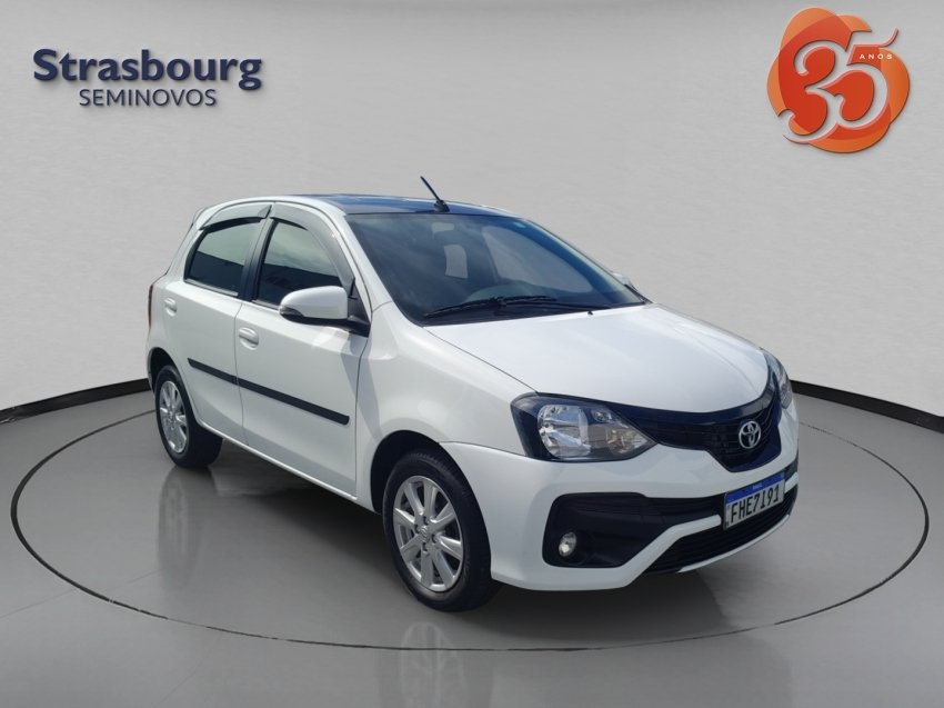 Toyota Etios X Plus 1.5 Flex 16V 5p Aut. na cor Branco em Blumenau / SC - 956072