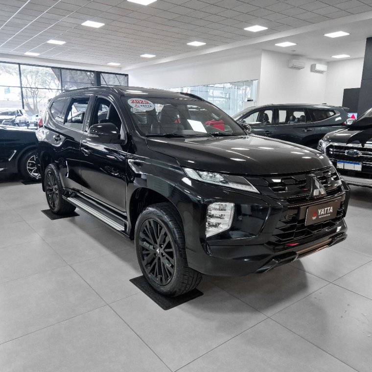 Mitsubishi Pajero Sport Le.Black 2.4 4x4 (Die) Aut. na cor Preto em Curitiba / PR - 956366