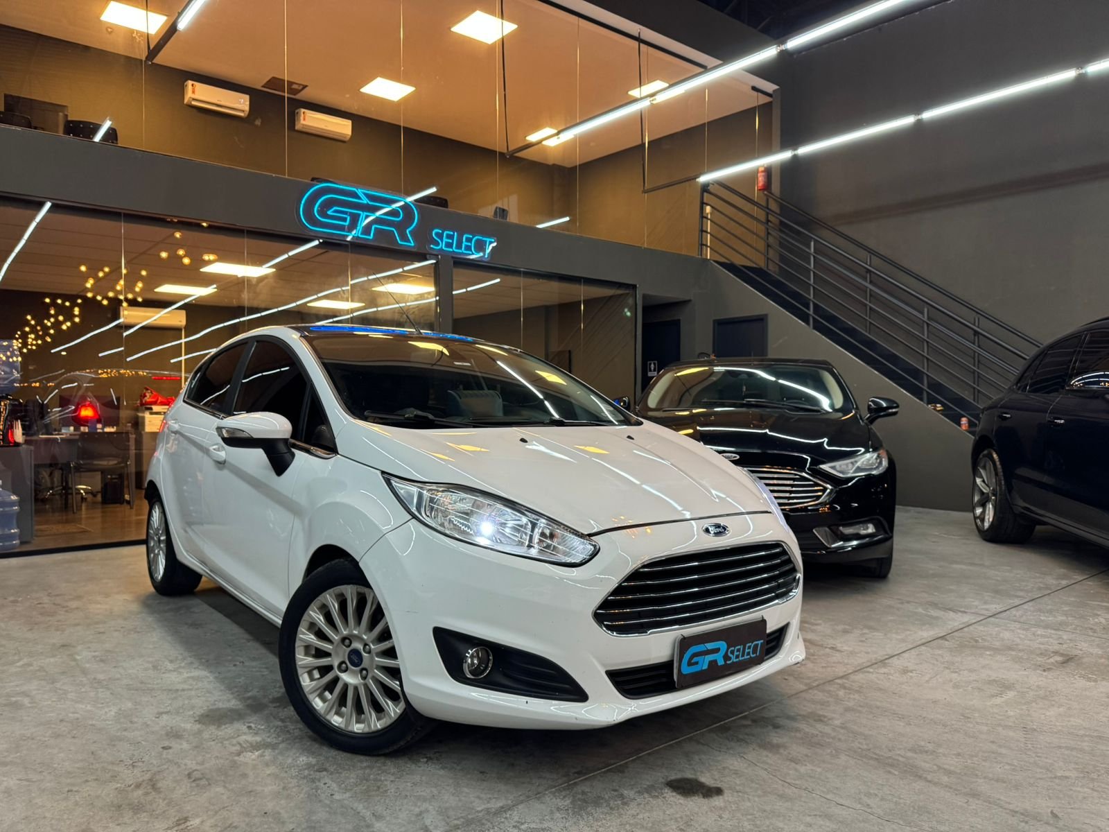 Ford Fiesta TIT./TIT.Plus 1.6 16V Flex Aut. na cor Branco em Florianópolis / SC - 956692