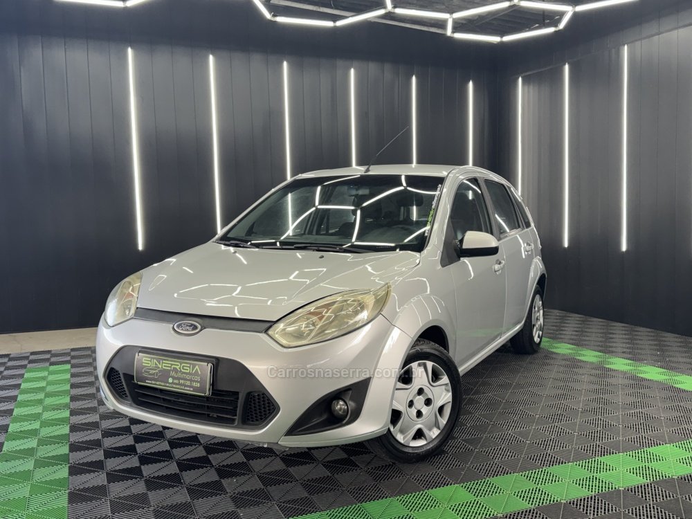 Ford Fiesta 1.6 8V Flex/Class 1.6 8V Flex 5p na cor Prata em Palhoça / SC - 956844
