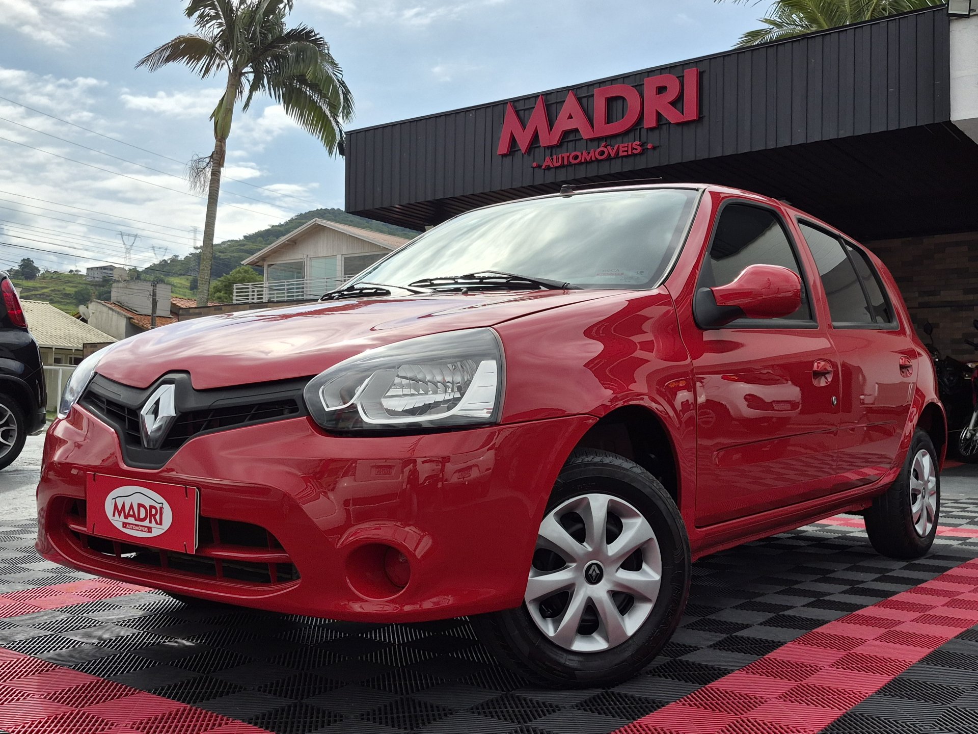 Renault Clio Expression 1.0/1.0 Hi-Power 16V 3p na cor Vermelho em Palhoça / SC - 957011