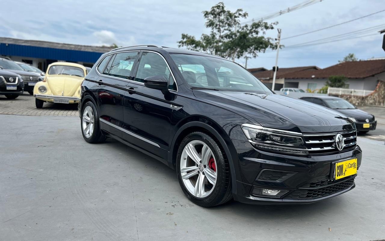 Volkswagen Tiguan Allspac Comf 250 TSI 1.4 Flex na cor Preto em Joinville / SC - 957636