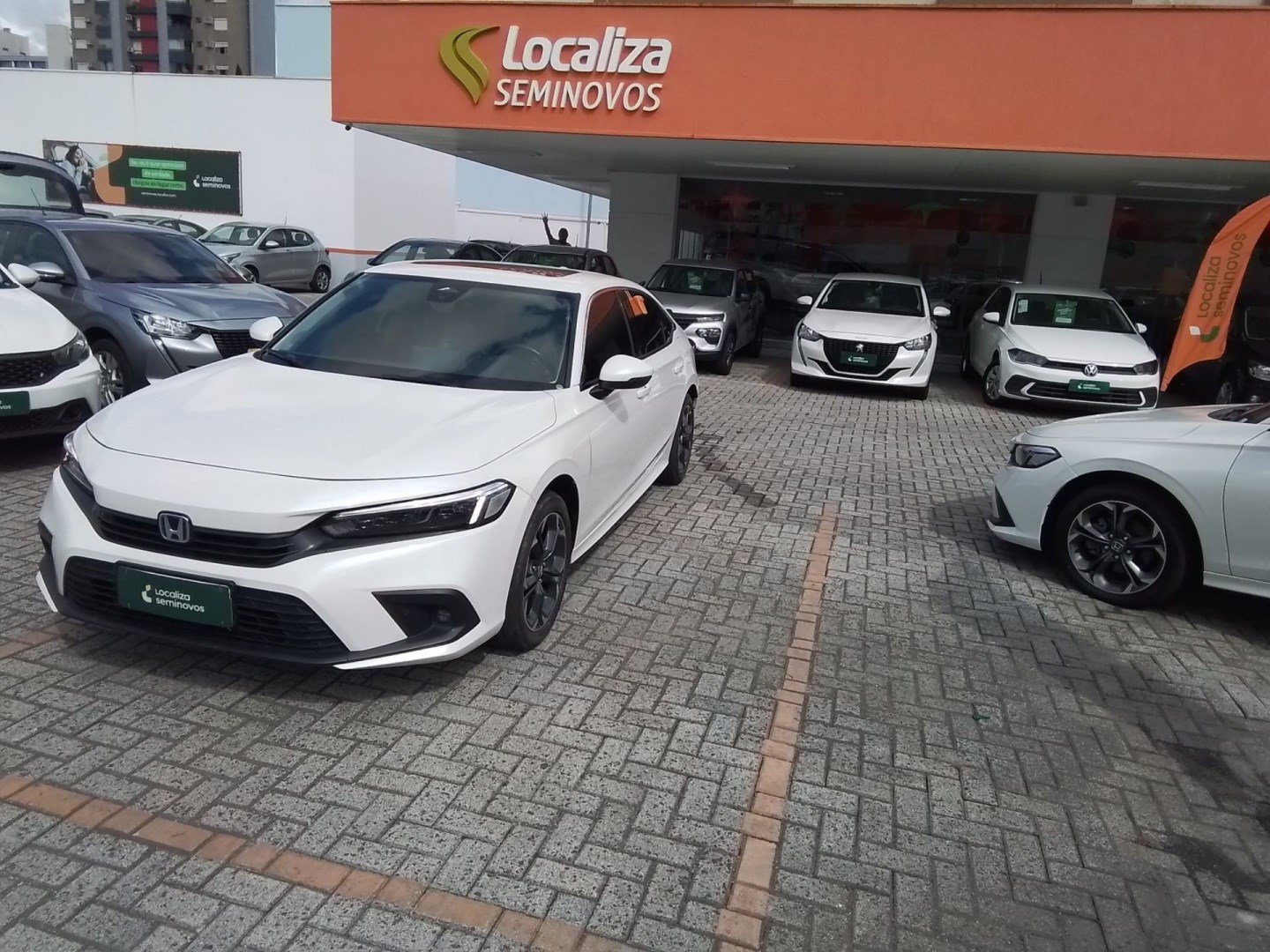 Honda Civic Sed.Touring 2.0 16V Aut. (Híbrido) na cor Branco em Joinville / SC - 958011